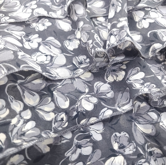 Loft Ruffled Floral Layered Gray Skirt Sz 4 - Picture 7 of 13
